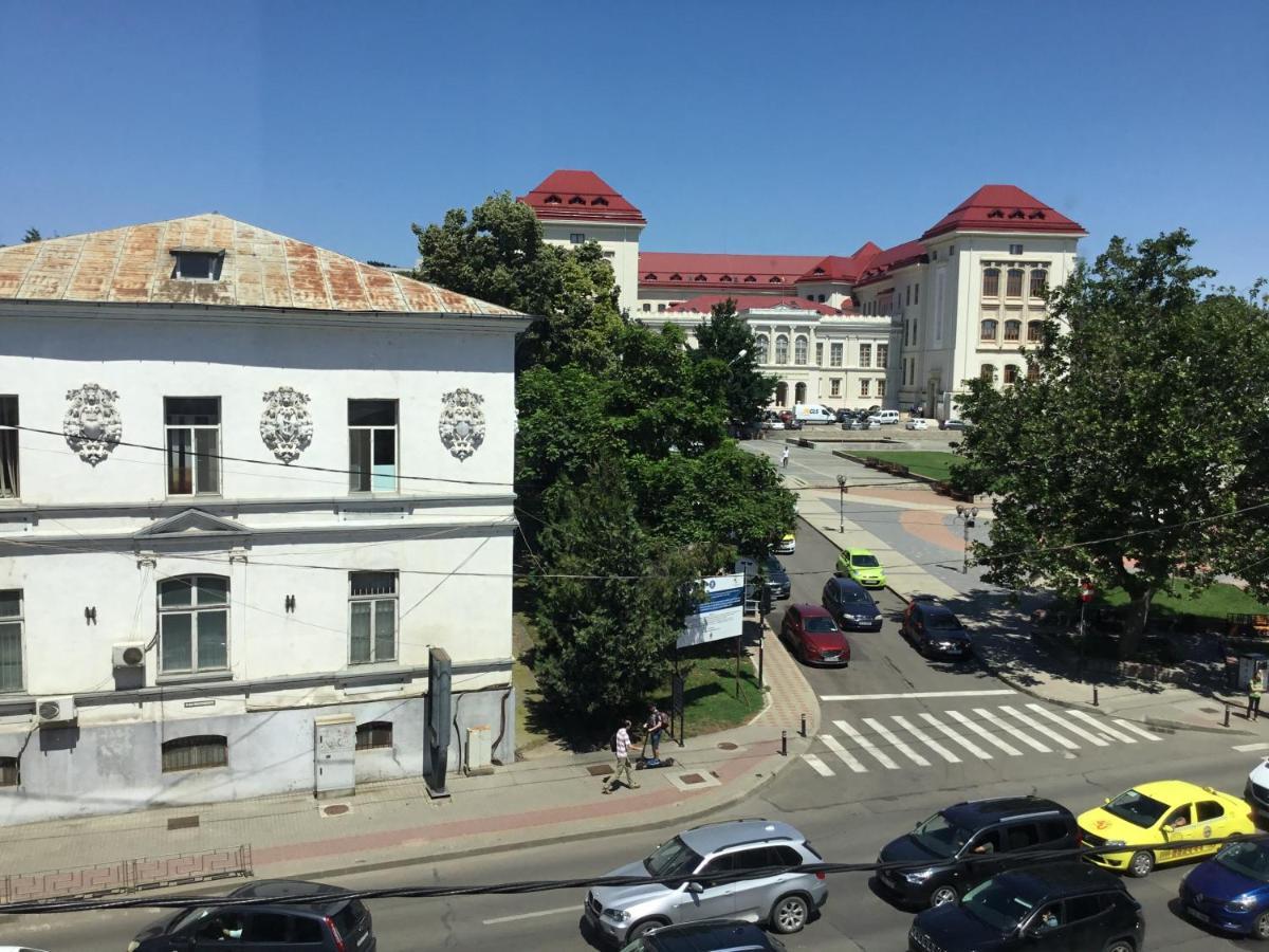 White Dream Suites Iasi Exteriör bild