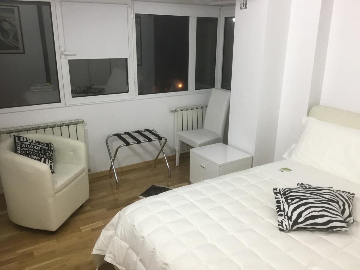 White Dream Suites Iasi Exteriör bild