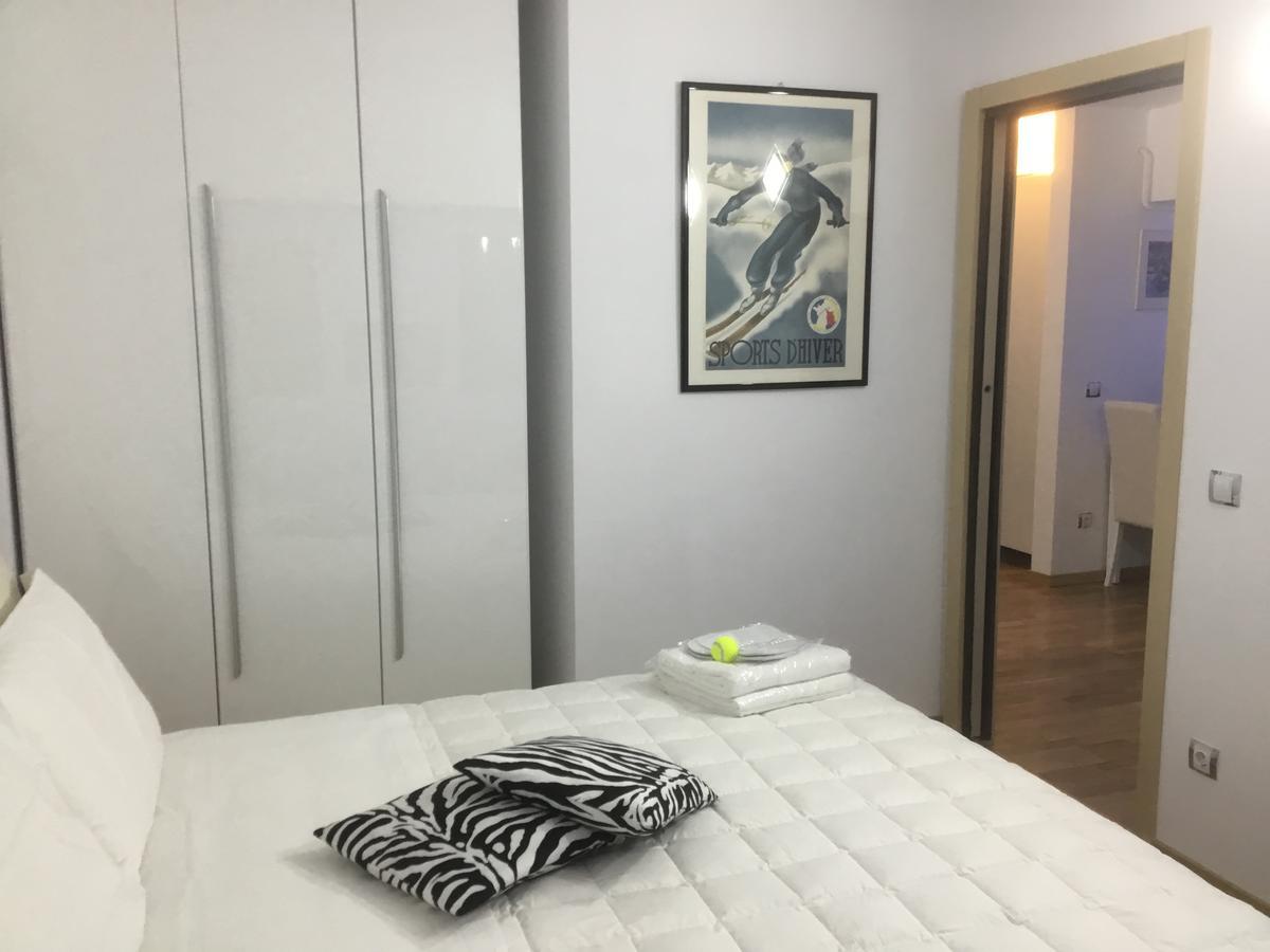 White Dream Suites Iasi Exteriör bild