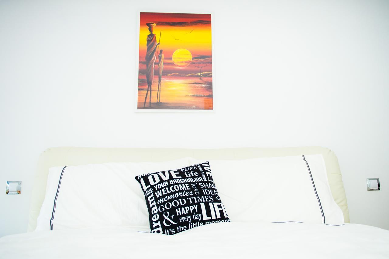 White Dream Suites Iasi Exteriör bild