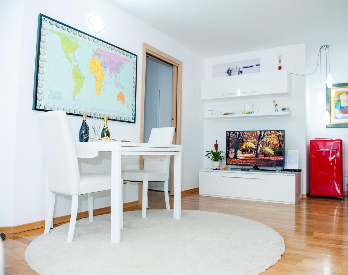 White Dream Suites Iasi Exteriör bild